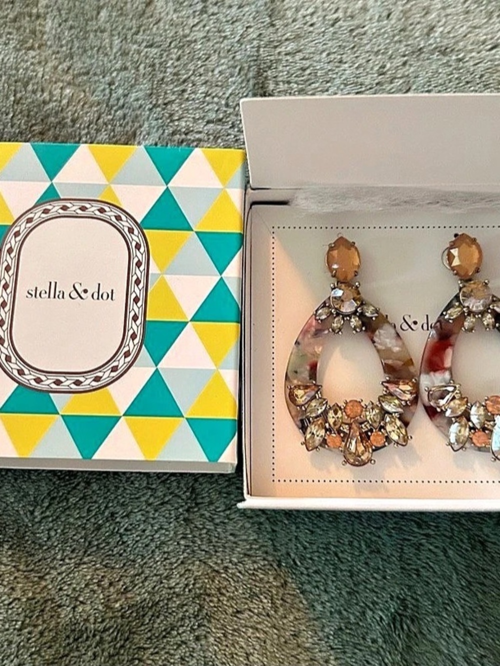NWT-Stella & Dot Statement Drop Earrings Multicolor & Gold